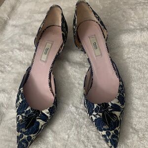 Prada Women's Blue and Cream Floral Heels